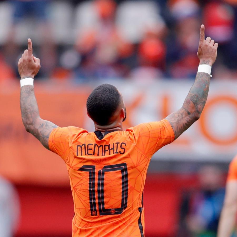 Imagen Memphis Depay, la obsesión del Barça de Koeman, continúa marcando en la selección neerlandesa.