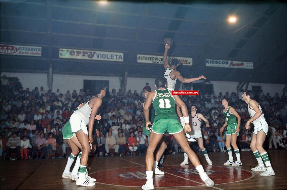 Imagen El primer partido de Marcelo (9). Palpita el salto en Bahía Blanca contra Pacífico.