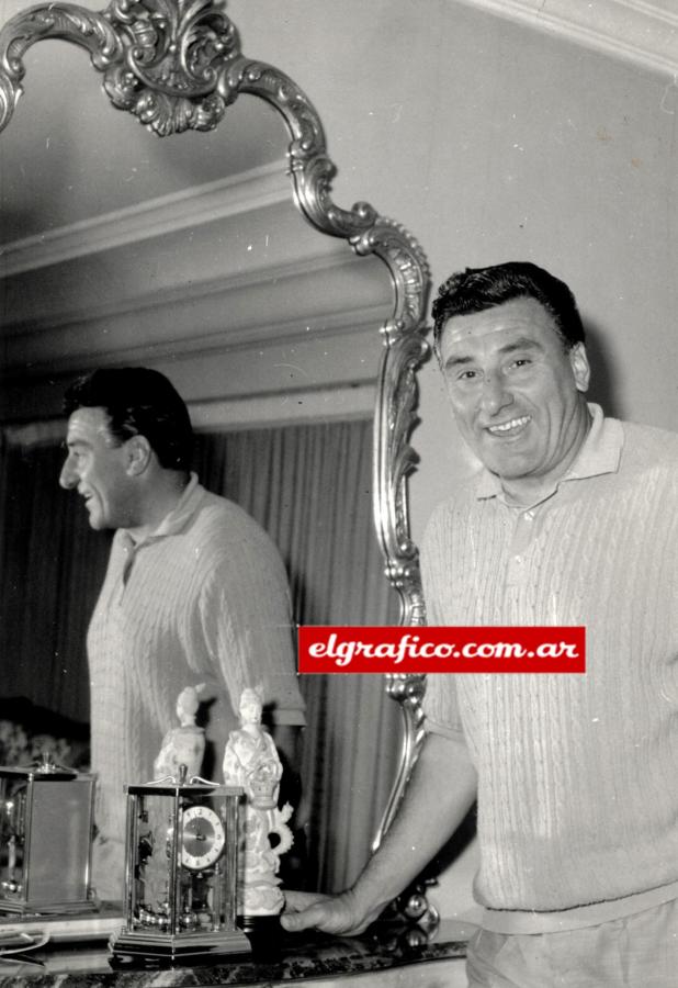 Dirigió a otros grandes como Racing y Boca. En el Xeneize salió Campeón en 1965.