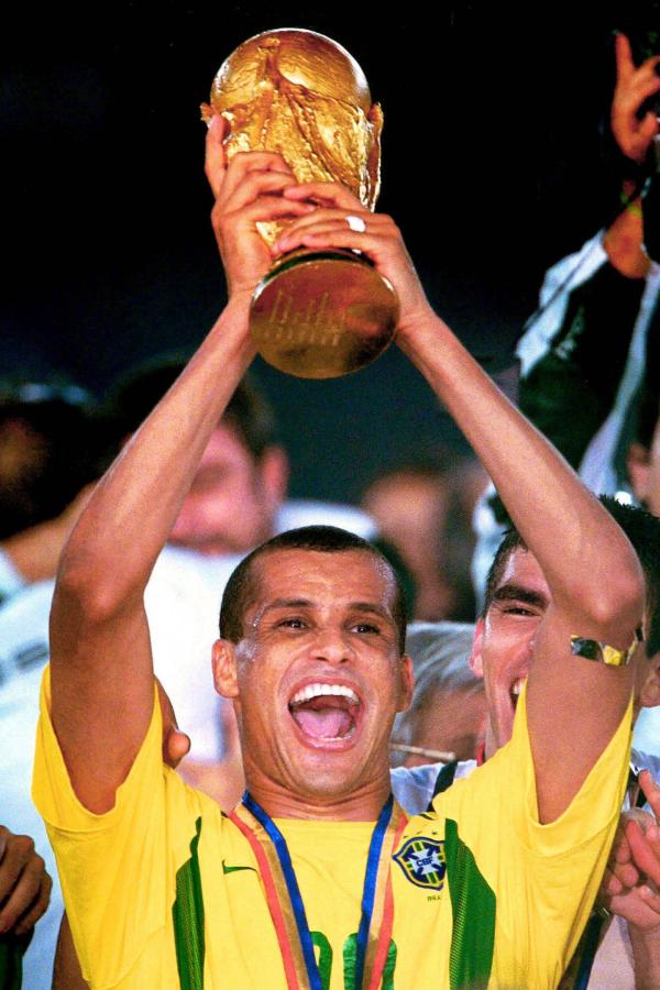 Imagen Rivaldo fue una de las figuras del Mundial 2002 junto a Ronaldo.