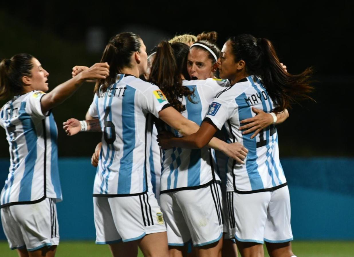 La Selección Argentina femenina goleó 4 a 0 a Chile Auckland | El