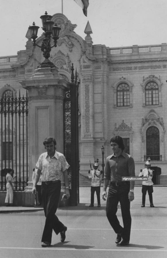 Imagen Entrevista de El Gráfico a Ángel Clemente Rojas en Perú.