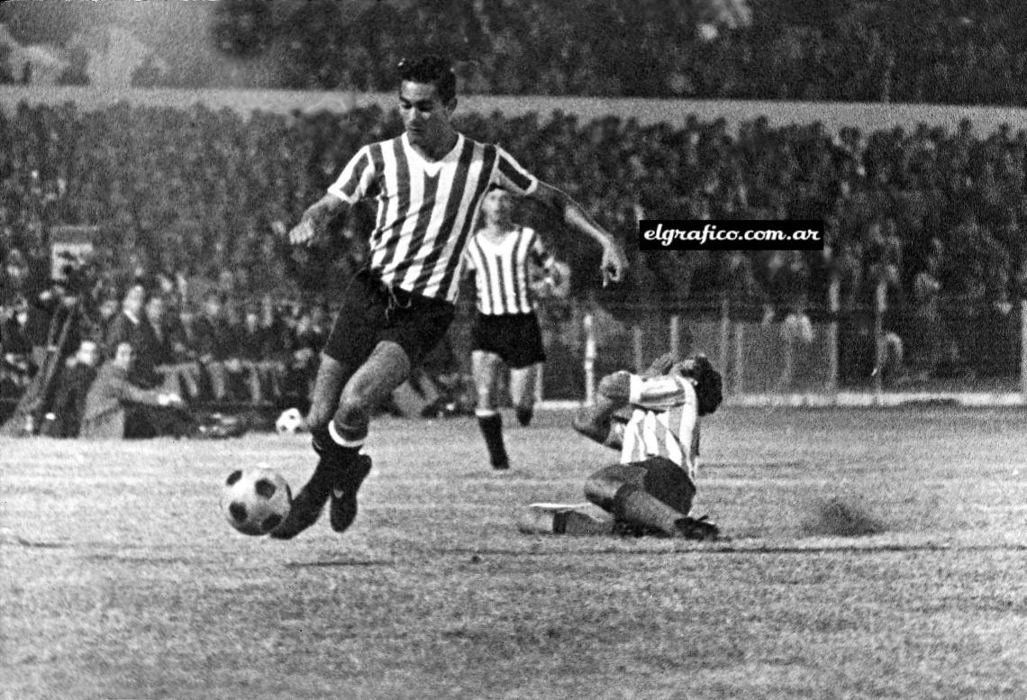 Imagen Ramóin Aguirre Suárez fue multicampeón con Estudiantes, ganó tres Copas Libertadores, una Copa Interamericana y la Copa Intercontinental, además del Metropolitano de 1967.