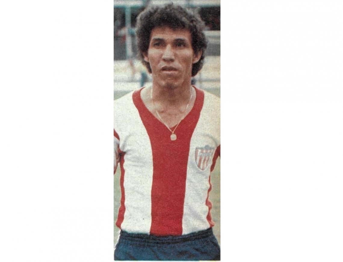 Imagen Oscar Emilio Bolaño. Lateral derecho. Uno de los mejores marcadores de Colombia. Integrante de la Selección.