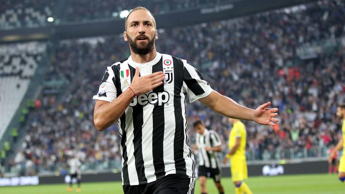 Imagen Higuaín, el pase record para un argentino, de Napoi a Juventus.