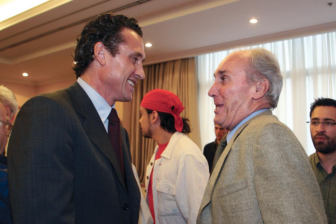 Imagen Poggi junto a Jorge Valdano.