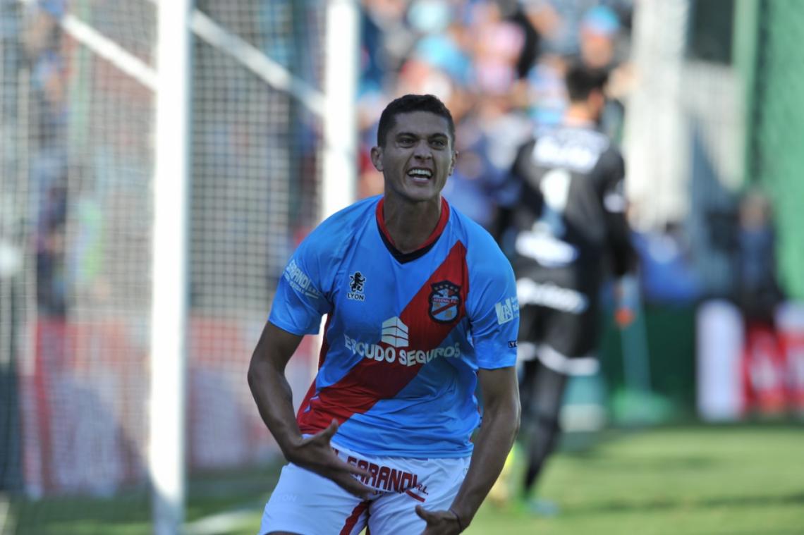 Imagen La felicidad en el rostro de Leandro Garate, autor del único gol del partido.