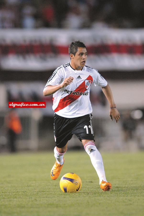 Imagen El chileno se muestra tímido, pero se ganó su espacio en el plantel de River a partir de su simpatía.