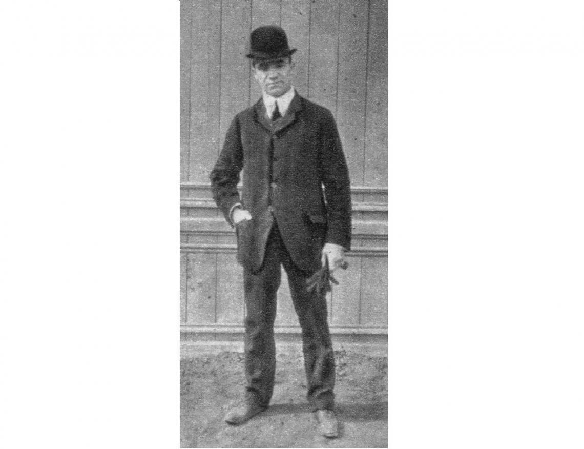 Así conocimos, los porteños que éramos jóvenes en el centenario, al inglés Willie Gould, primero peleador y después excelente profesor de proficua labor.