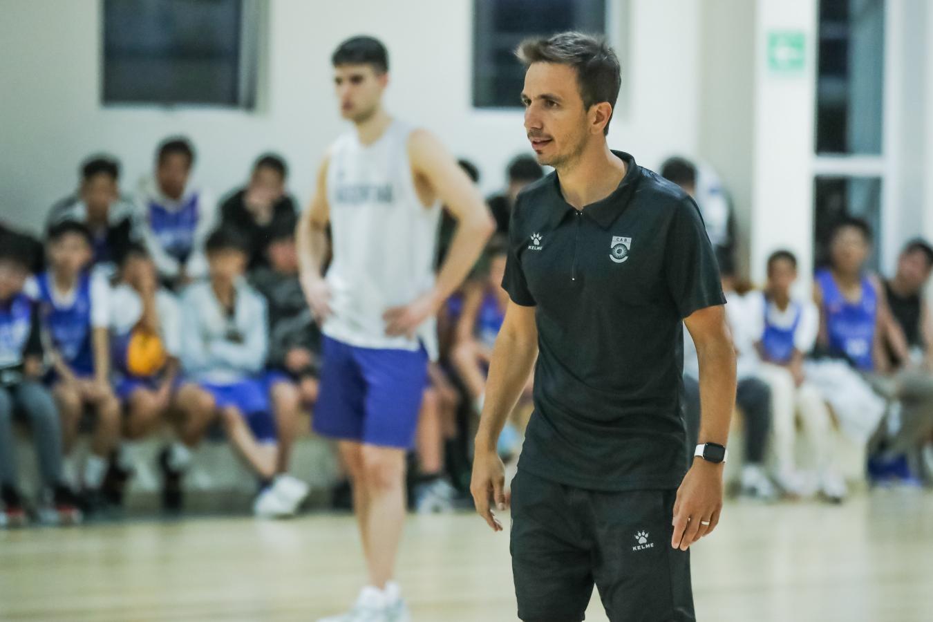 Imagen Nicolás Casalanguida, el técnico argentino 