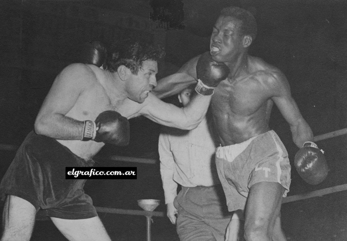 Imagen Gatica vs Thompson. 12-7-52.