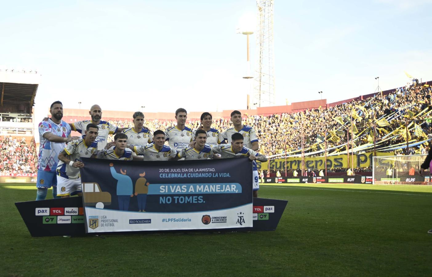Imagen Rosario Central tendrá el aliento de sus hinchas en Tucumán como sucedió en Lanús. Fotobaires
