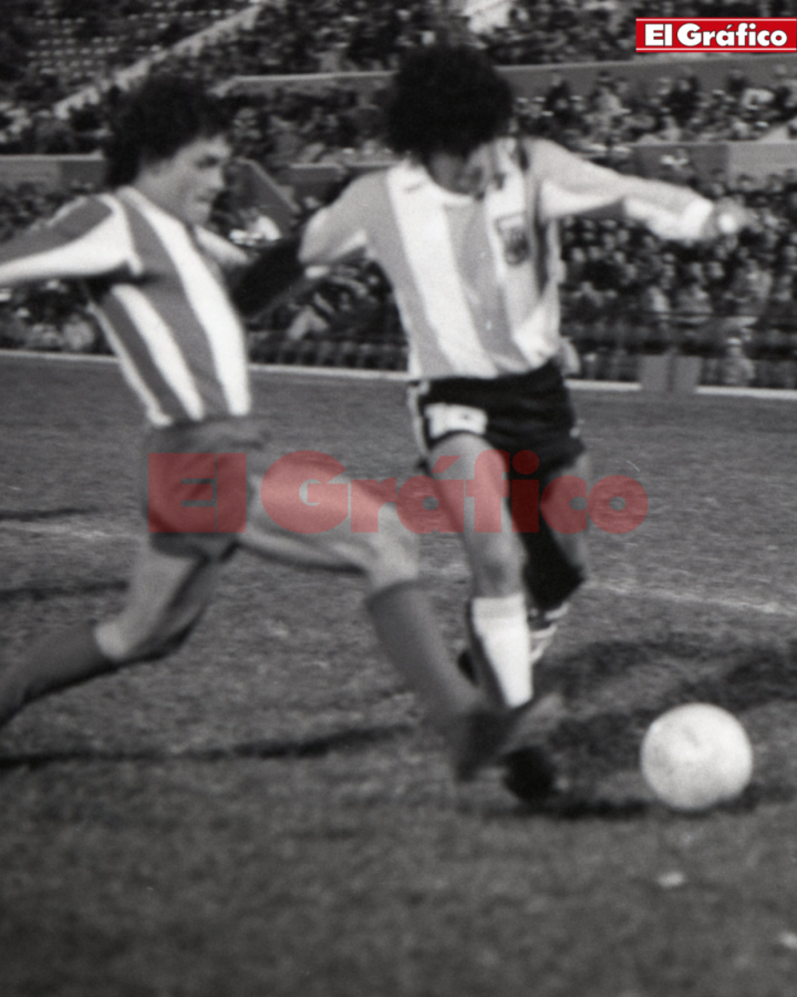 Imagen Una acción del 31 de agosto de 1977: el debut de Diego con la 10 de la Selección