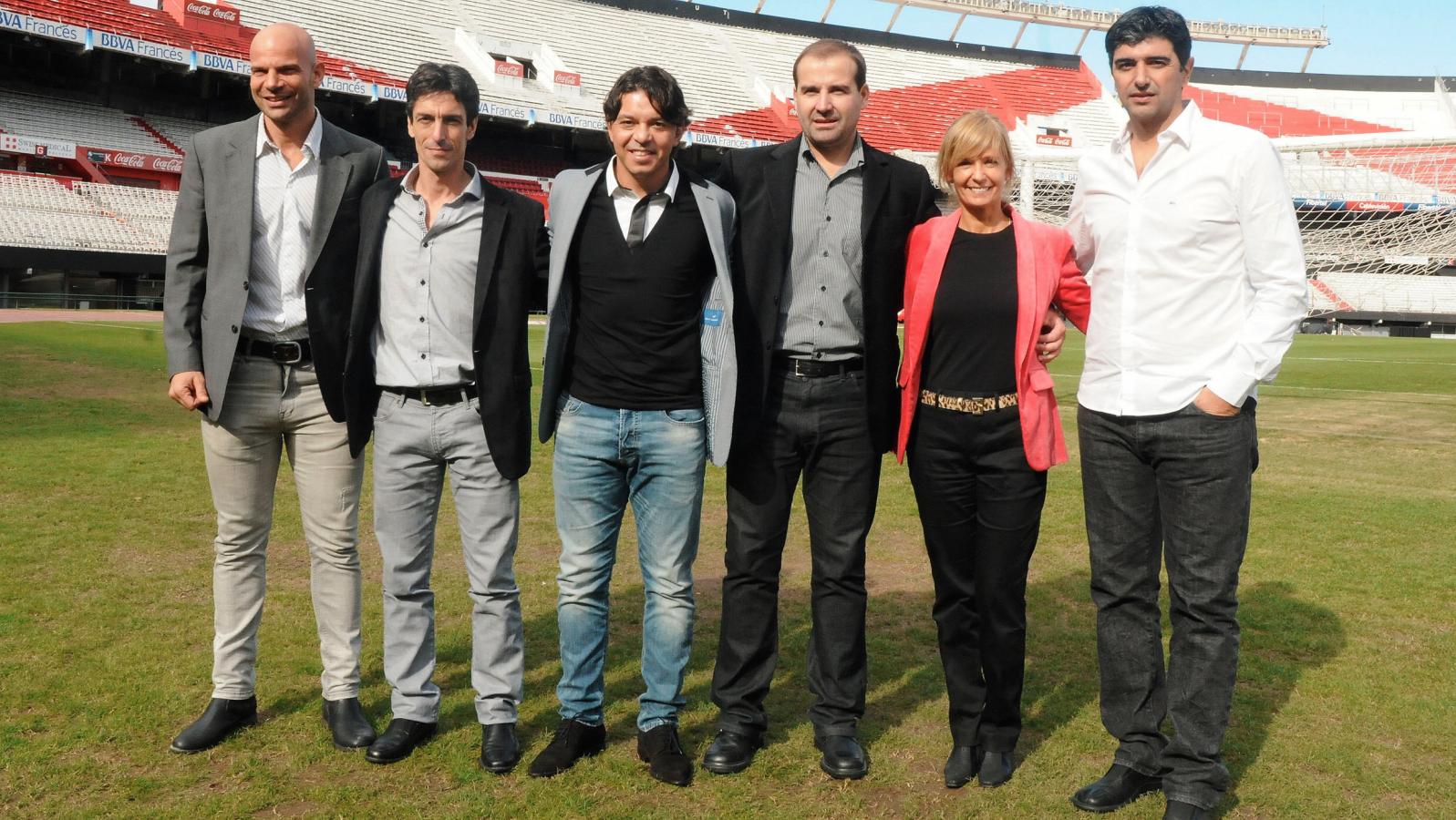 Imagen Gallardo y su equipo de trabajo en junio de 2014. Nacía un legado en el club de Núñez.
