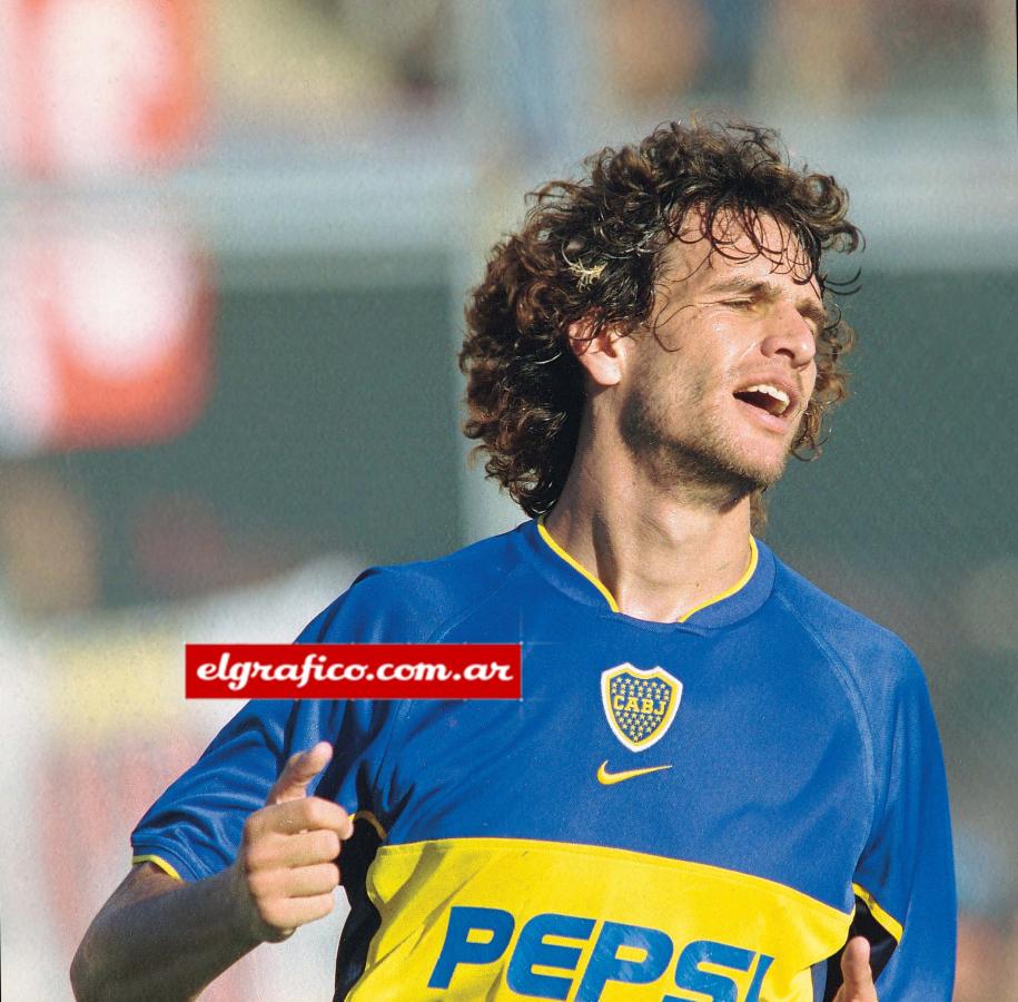 Imagen Héctor Bracamonte jugando para Boca.
