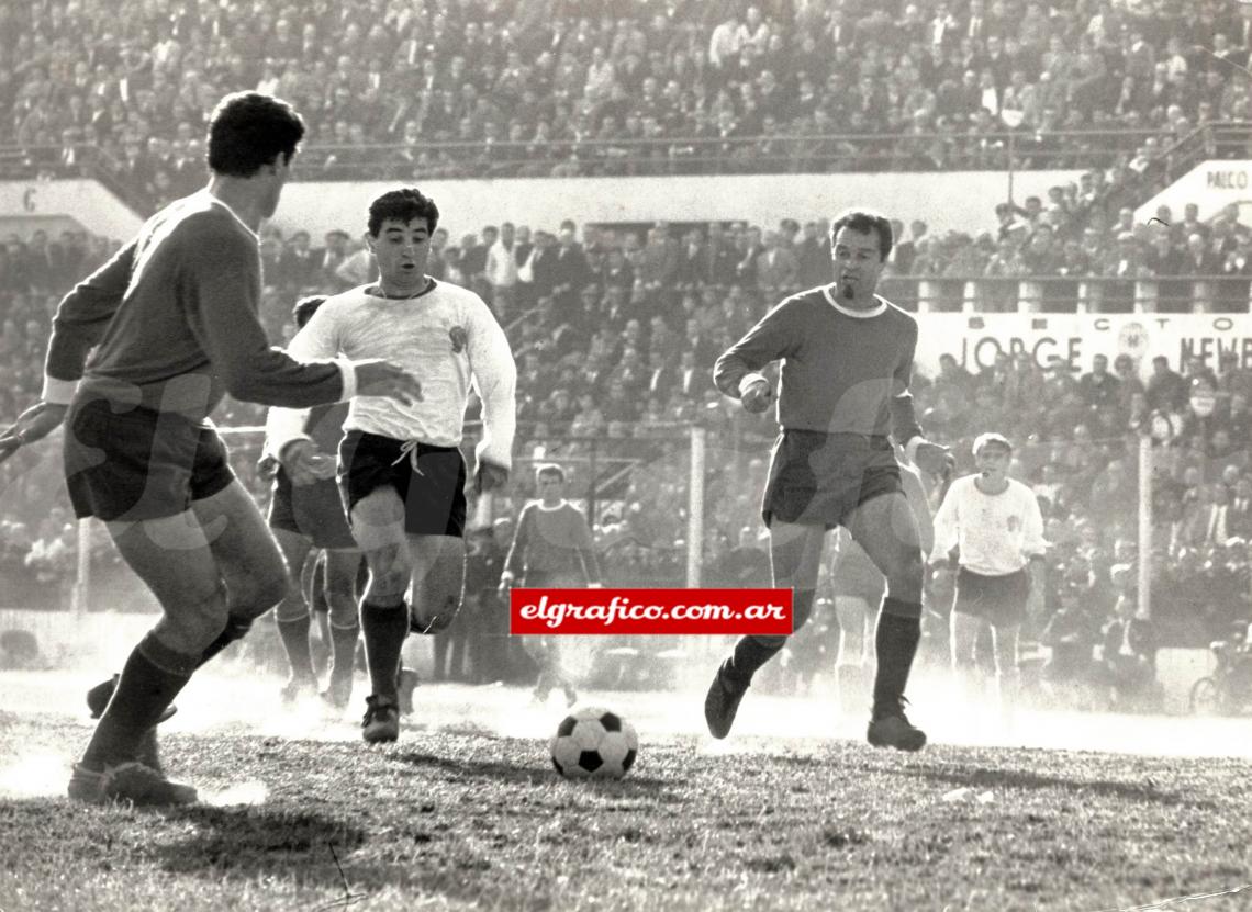 Imagen En Independiente jugó entre 1956 y 1964, disputando una cantidad de 178 partidos.