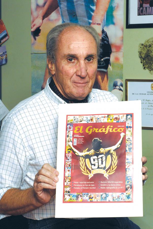 Imagen Con la tapa de la edición conmemorativa de los 90 años, un hito de la revista.