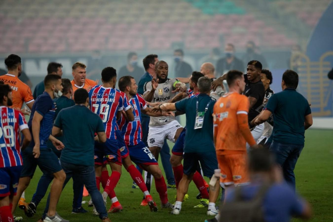 Imagen La batalla campal en la Copa Do Nordeste (Globoesporte)
