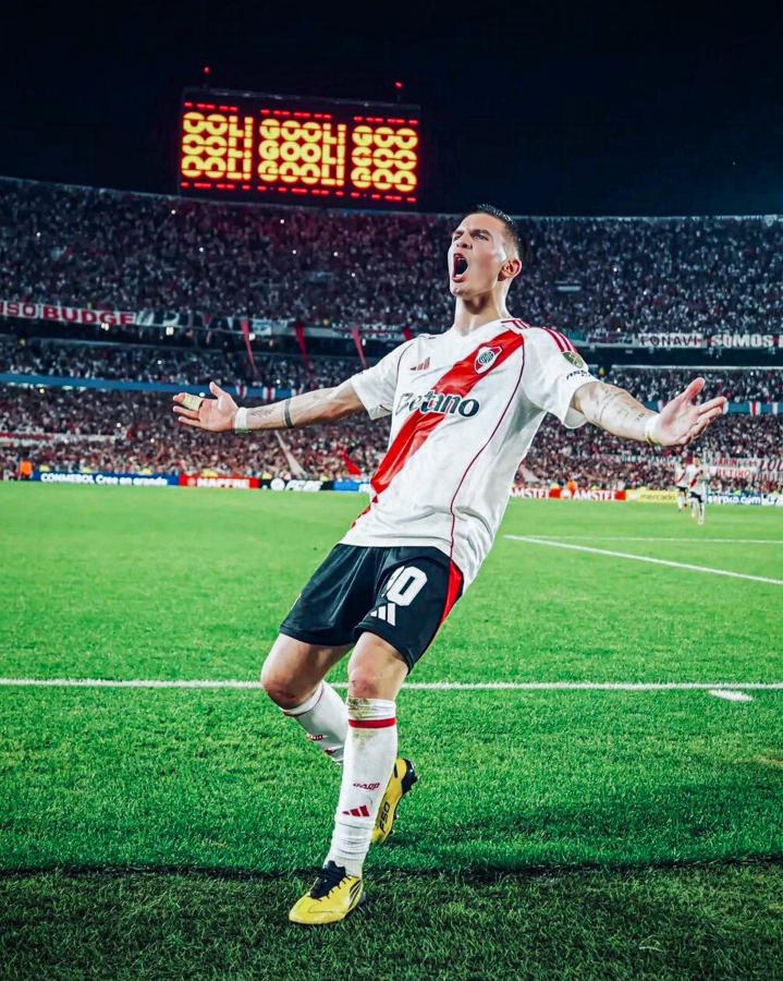 Imagen De River a Real Madrid. Franco Mastantuono fue presentado este jueves en su nuevo club.