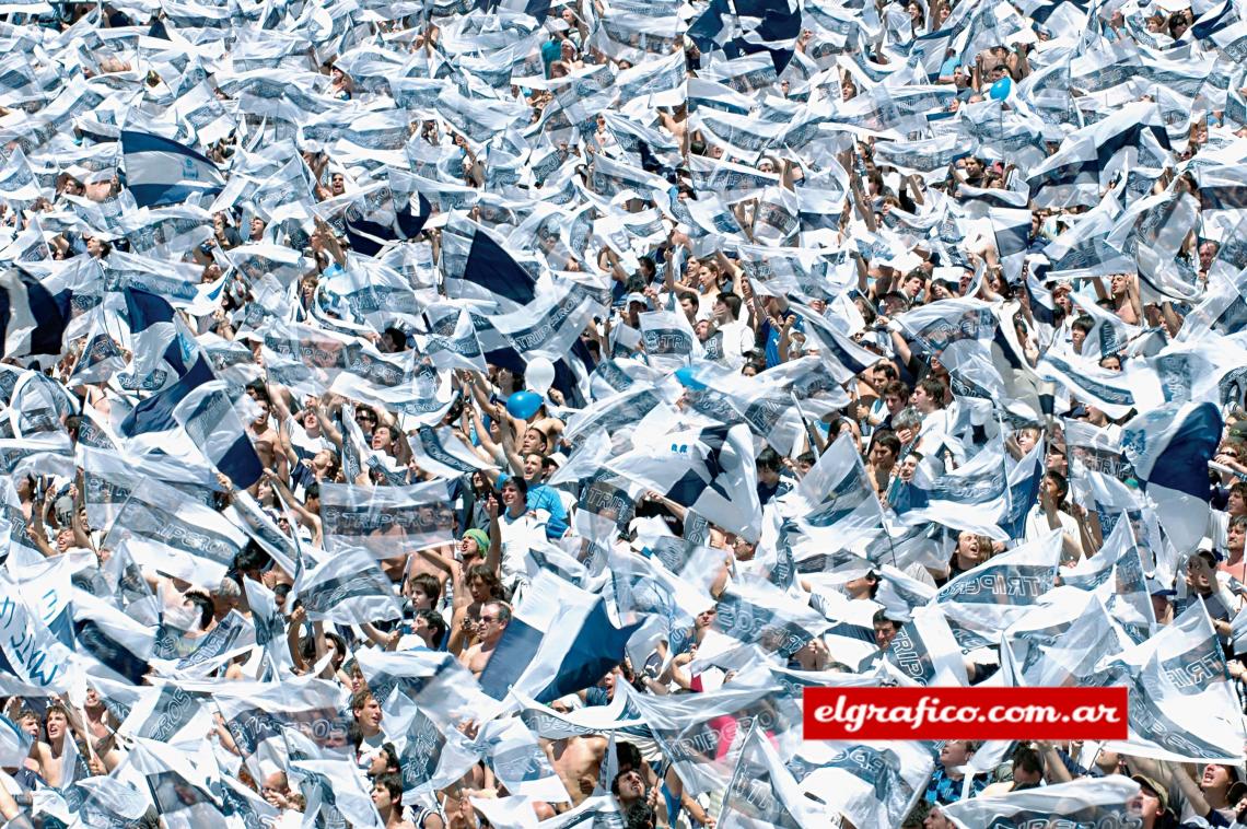 Gimnasia tiene un gran apoyo siempre. Aunque los resultados sean esquivos, sus hinchas acompañan al Lobo.