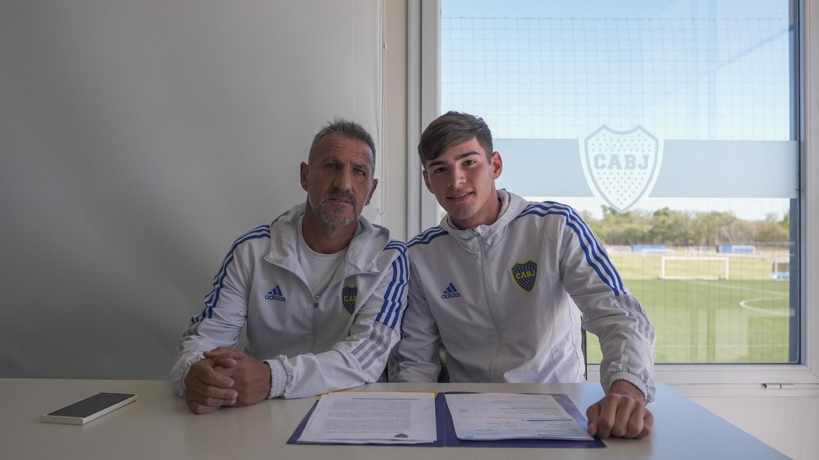 Imagen Sebastián Díaz Robles firmó su primer contrato profesional en marzo de 2023.