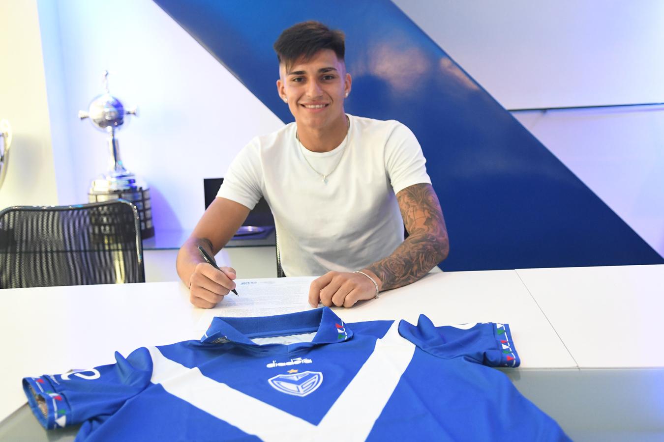 Imagen Santiago Castro podría emigrar a Brentford de Inglaterra.