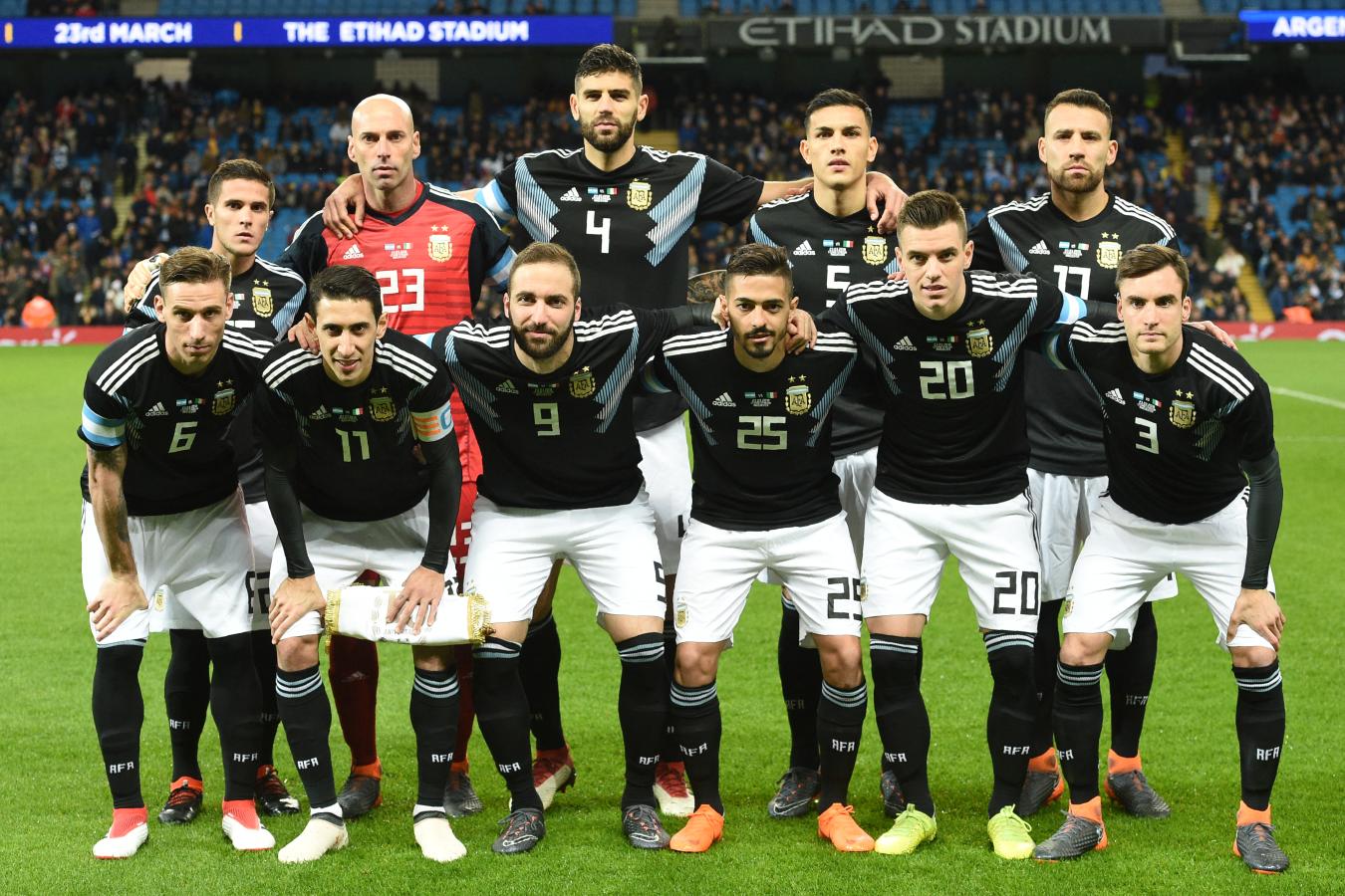 Imagen El equipo que le ganó a Italia en 2018, en la última vez de un triunfo de Argentina contra un rival europeo (Oli SCARFF / AFP)