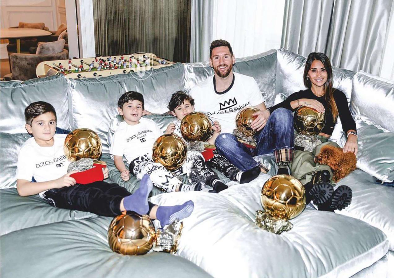 Imagen Nadie en la historia ganó tantos Balones de Oro como Messi, que hoy extendería su record..