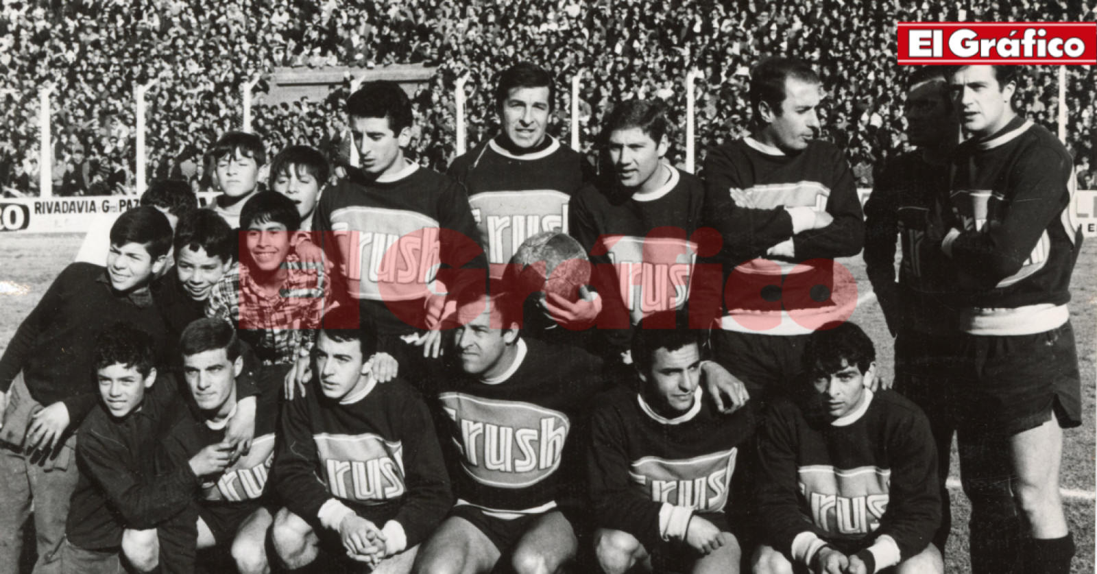 Imagen Boca, durante 1967, con el auspicio de los refrescos Crush