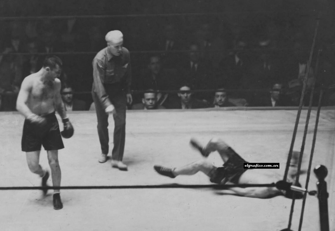 Imagen  25 de mayo de 1931. El único recuerdo que tenía de su combate en el Madison frente a Billy Petrolle era el siguiente : "le extendí las manos para el saludo...y no sé más nada". El golpe lo sorprendió sin defensa alguna.