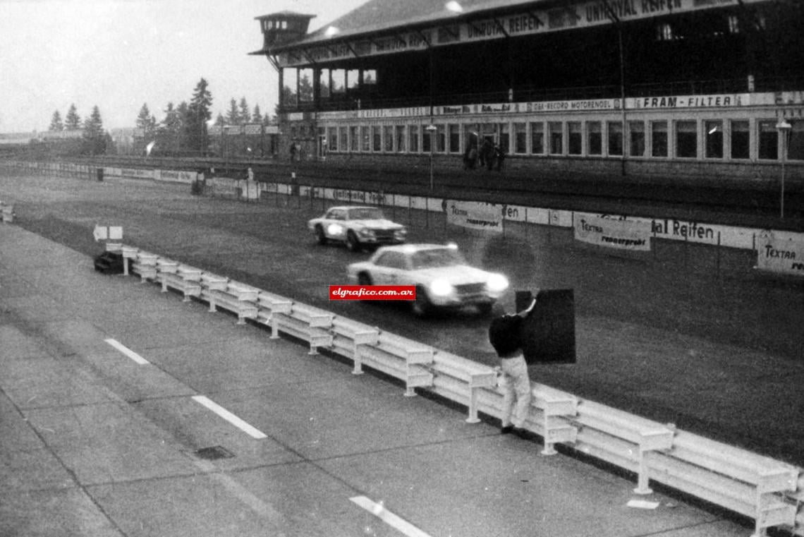 La lluvia fue protagonista en Nürburgring.