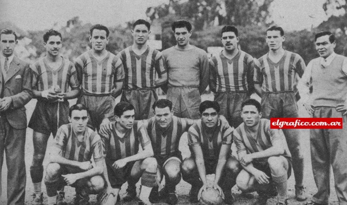 Imagen Rosario Central de 1939: De izquierda a derecha, de pie: Vidal, Martínez, Rivero, Aráiz, Díaz y Fogel. — Agachados: Laporta, Barrios, Guerrero, Cisterna y Rodríguez.