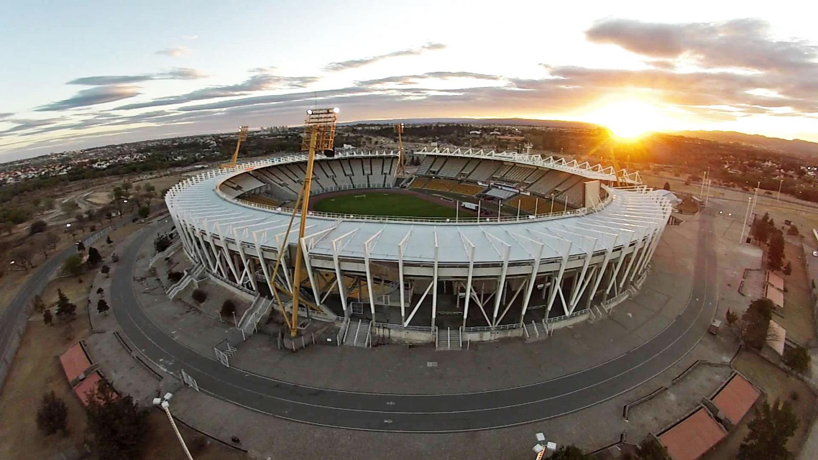 Imagen El estadio Mario Alberto Kempes, posible sede de Argentina-Uruguay.