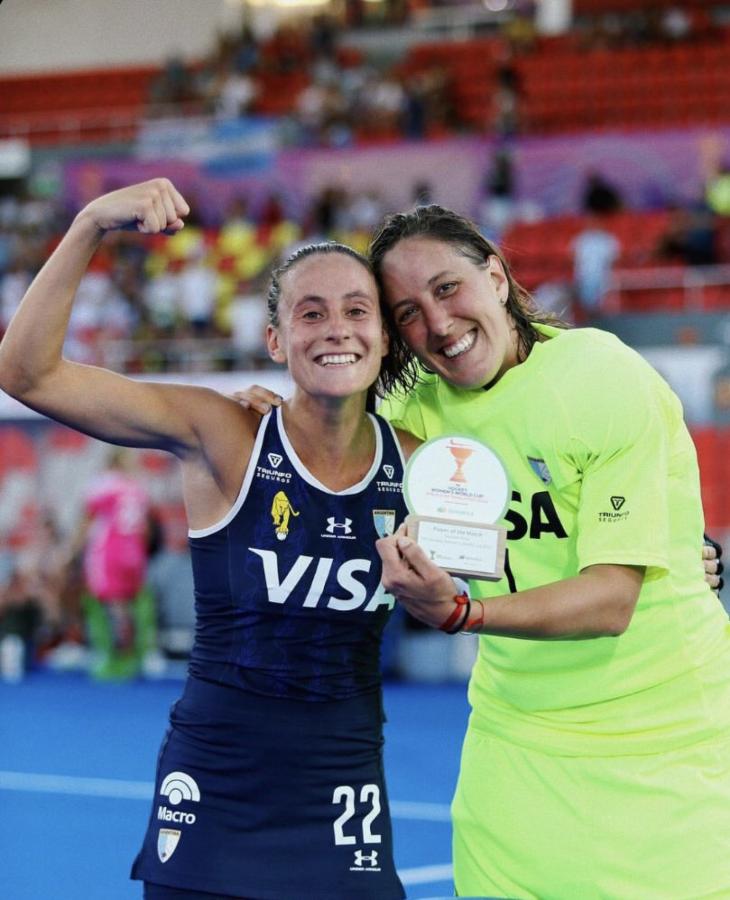 Imagen Euge Trinchinetti recibió el premio MVP contra Inglaterra pero se lo regaló a Succi en un gran gesto.