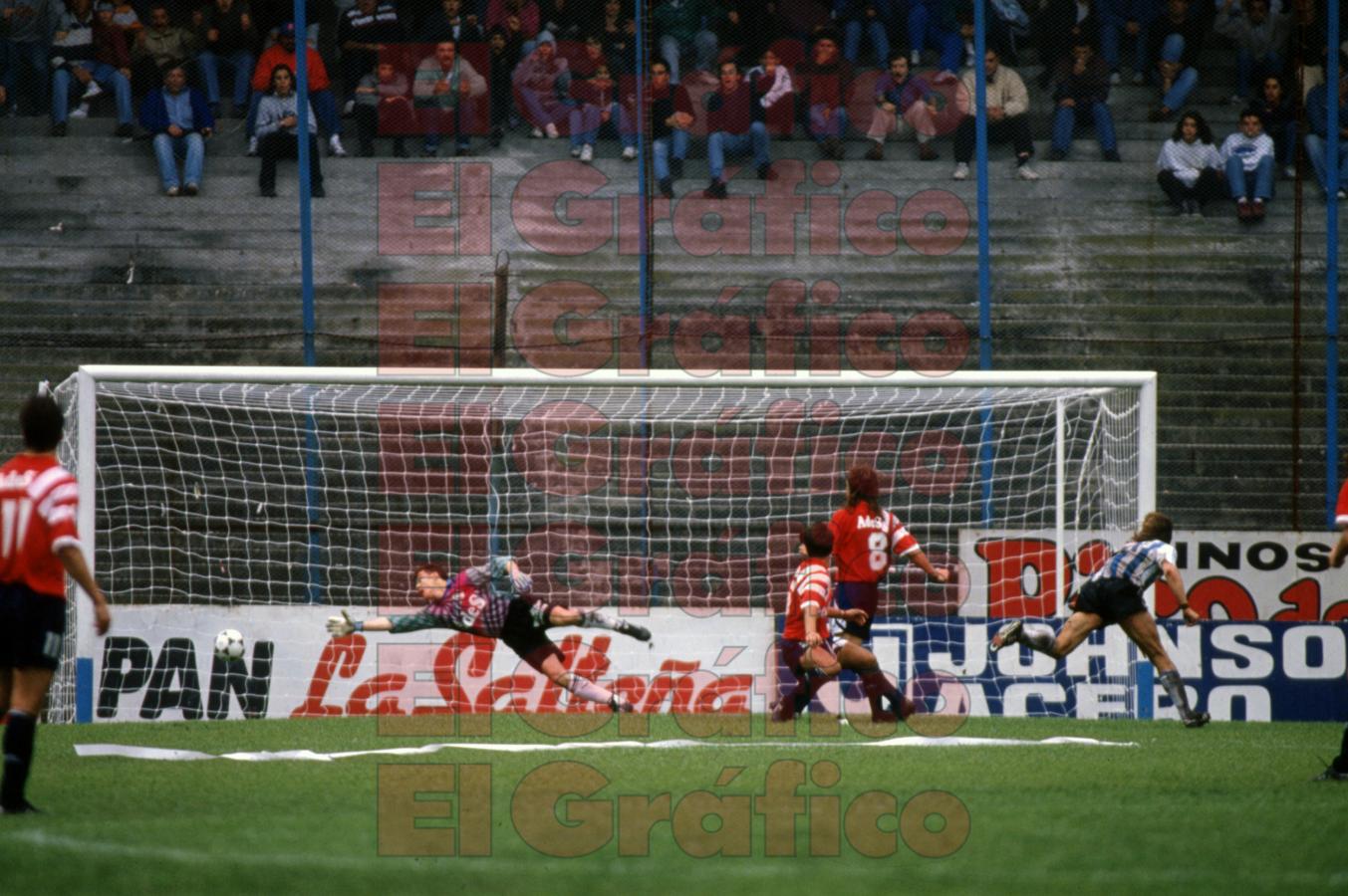 Imagen De Vicente y un cabezazo que valió un clásico