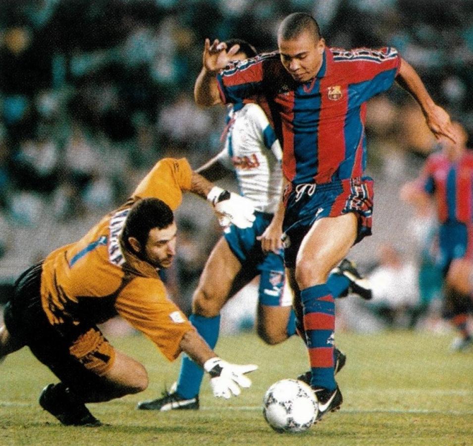 Imagen Jugó en Barcelona en la temporada 96/97.