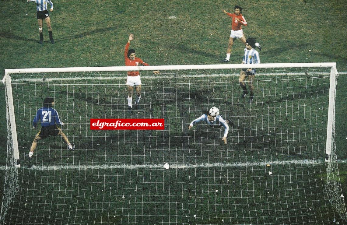 Imagen El cuarto gol de Argentina, convertido por Jacinto Leopoldo Luque.