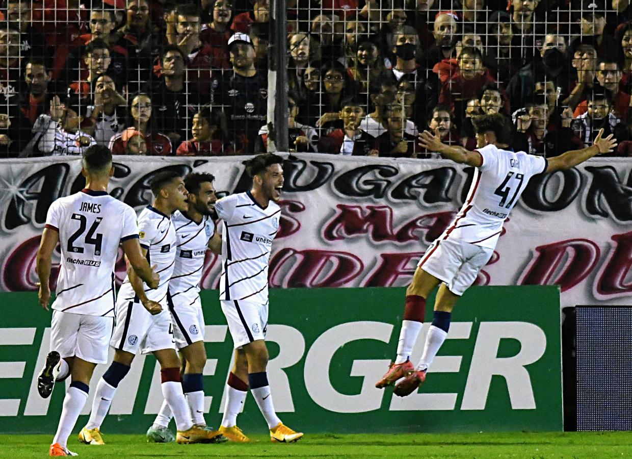 San Lorenzo consiguió un triunfazo y le complicó la clasificación a ...