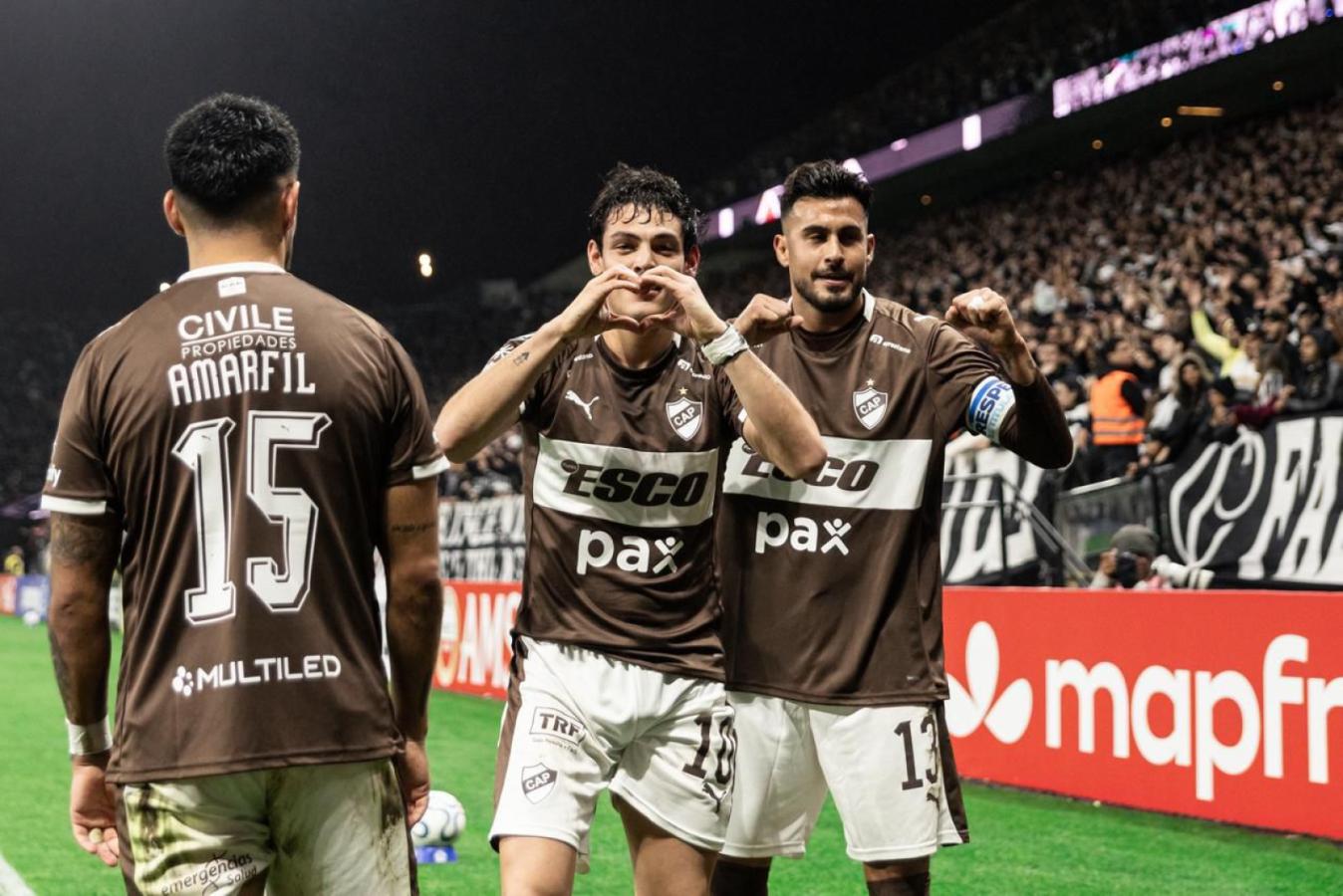 ¡Zapiolazo!: Platense dio el golpe en Brasil ante Corinthians y selló ...
