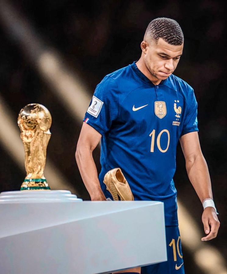 Imagen Mbappé obtuvo la Bota de Oro en Qatar 2022 pero no pudo volver a levantar la Copa del Mundo.