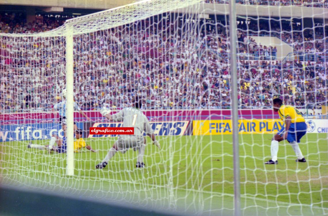 Imagen A los 80 minutos Lionel esta a punto de romper el 0 frente a Brasil.
