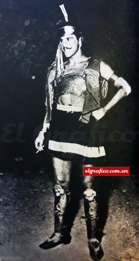 Imagen Bueno, este es el uniforme de soldado, no lo negarán: el de guerrero romano. Nunca estuve en Roma ni fui guerrero romano, pero llegó un carnaval y…