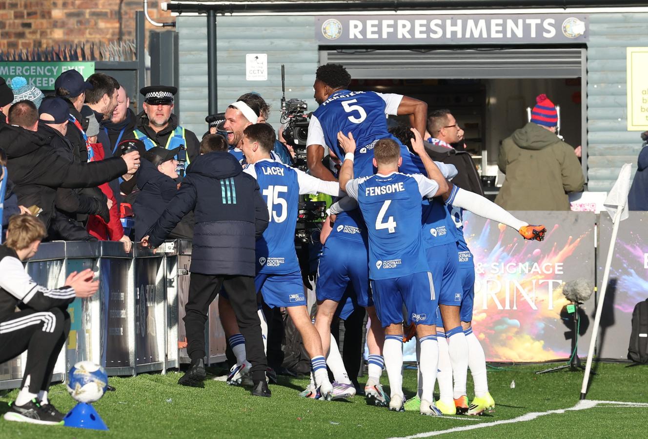 Imagen Macclesfield y otro capítulo maravilloso de la emocionante FA Cup inglesa.