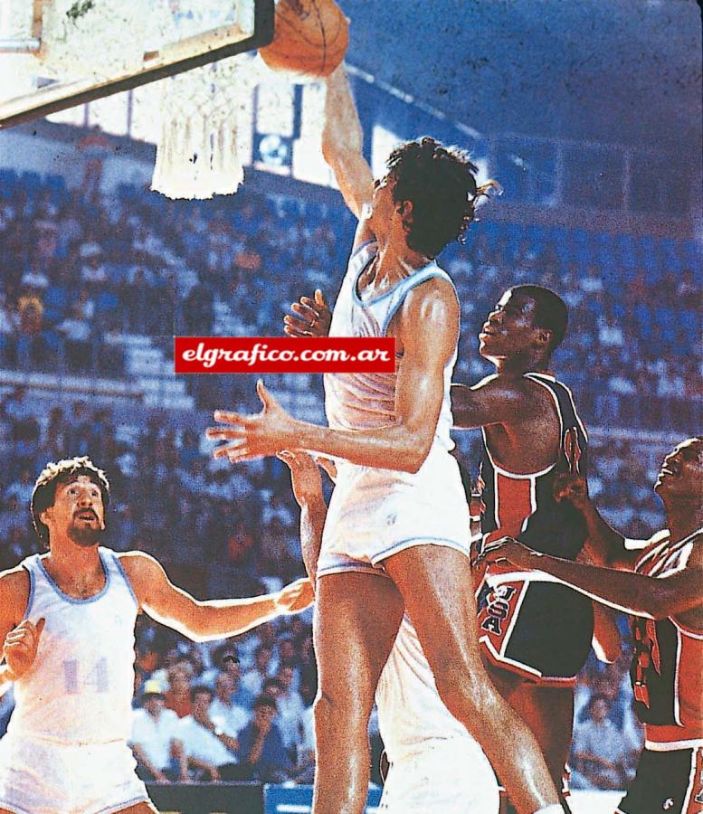 Imagen EL PARTIDO DE SU VIDA. Diego Maggi borró a David Robinson.