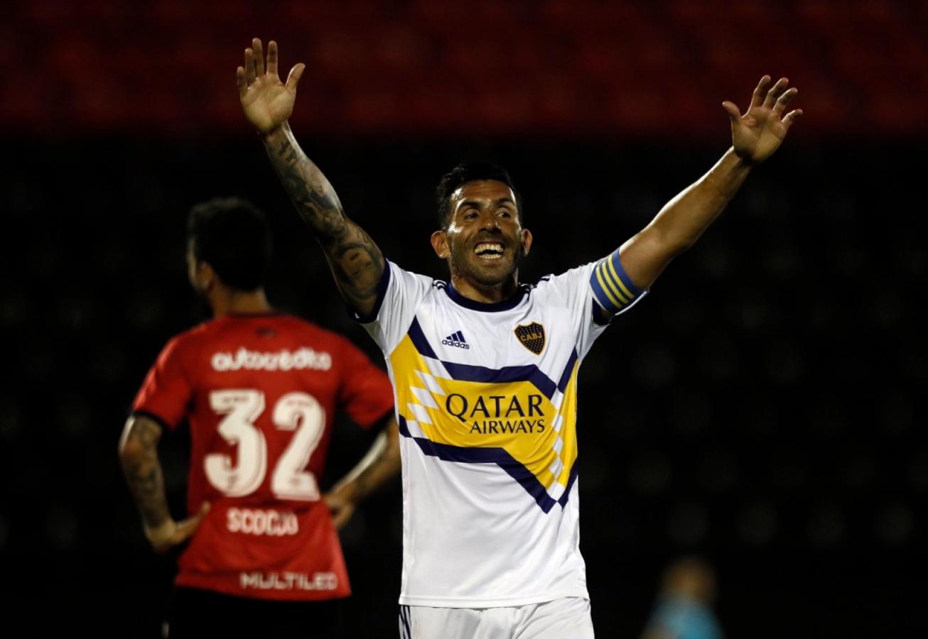 Imagen Tevez, de 9, goleador y con un rendimiento óptimo. Foto: @BocaJrsOficial