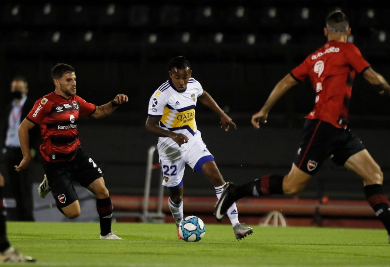 Imagen Villa volvió a jugar en Boca. Redondeó un buen partido aunque falló en la definición. Foto: @BocaJrsOficial