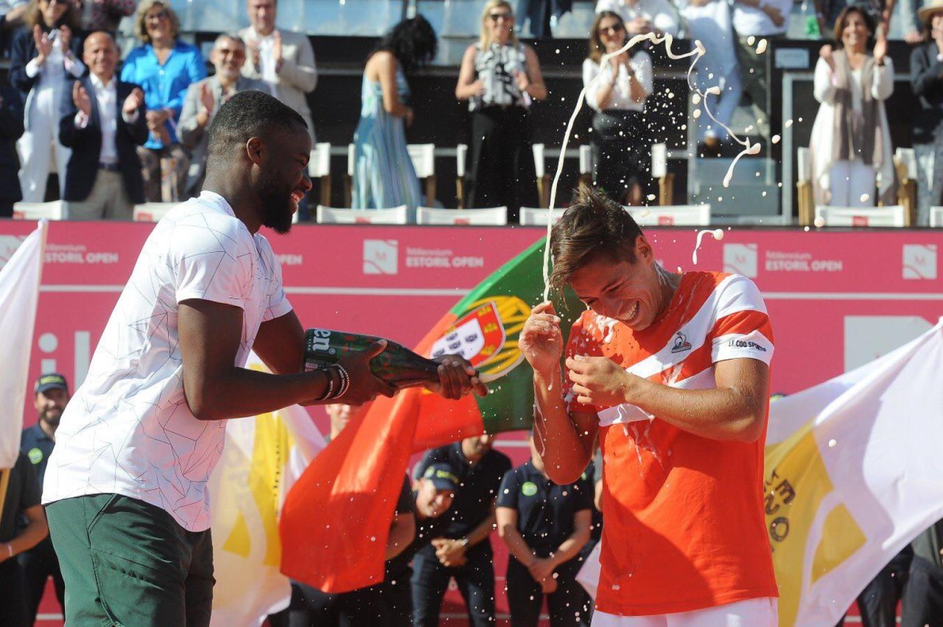 Imagen Sebastián Báez, a pleno en la celebración ante un buen perdedor como Tiafoe.