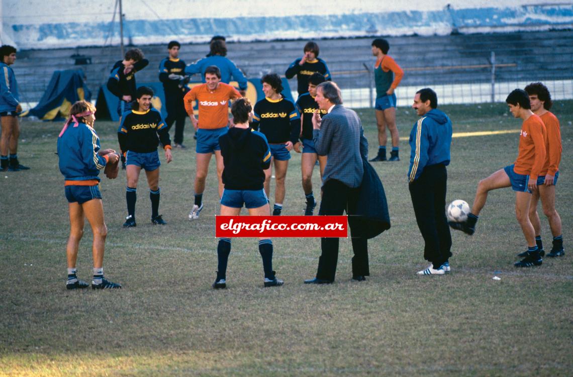 Imagen Colaborador de Menotti en Boca (1987). Miran Higuaín, Gatti, Comas, Tapia.