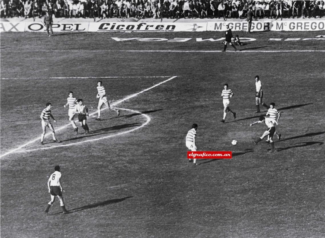 Imagen El gol más importante de la historia de Racing.