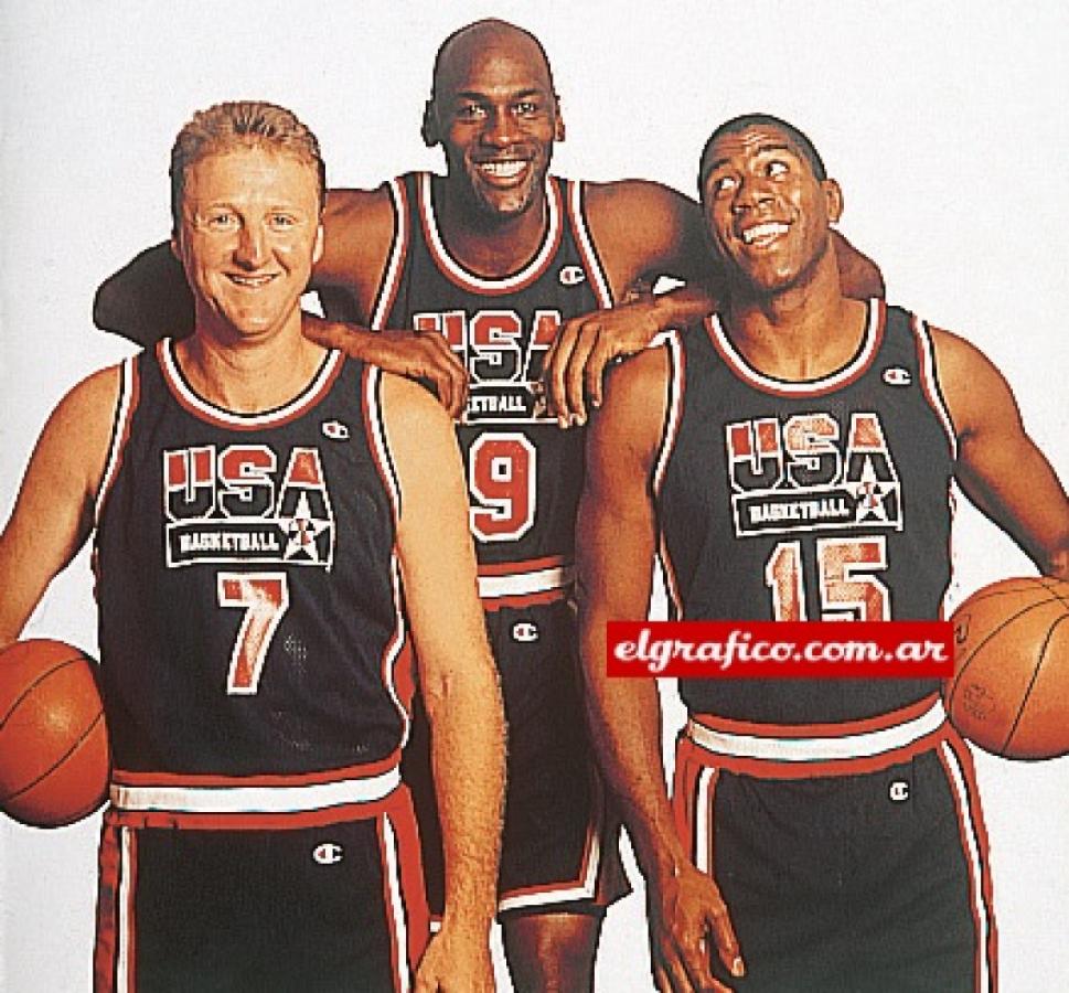 Imagen Larry Bird, Jordan y Magic Johnson. Parte del Dream Team que ganó el oro en Barcelona 1992.